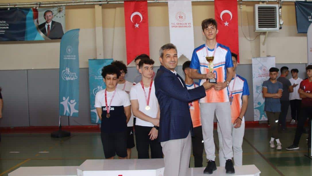 Çiğli Gençlik Spor İlçe Müdürlüğünce düzenlenen Okul Sporları Müsabakaları Ödül Töreni 