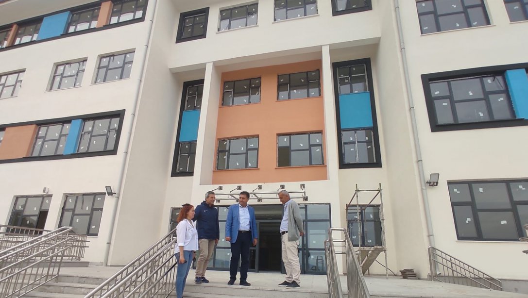 İl Milli Eğitim Müdürümüz Dr. Murat Mücahit YENTÜR Akiş Öğütçü Ortaokulu Yeni Binasını Ziyaret Etti.