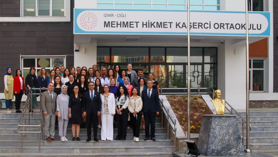 İl Milli Eğitim Müdürümüz Dr. Ömer Yahşi ilçemiz okullarindan Mehmet Hikmet Kaserci Ortaokulunu ziyaret ederek incelemelerde bulundu.